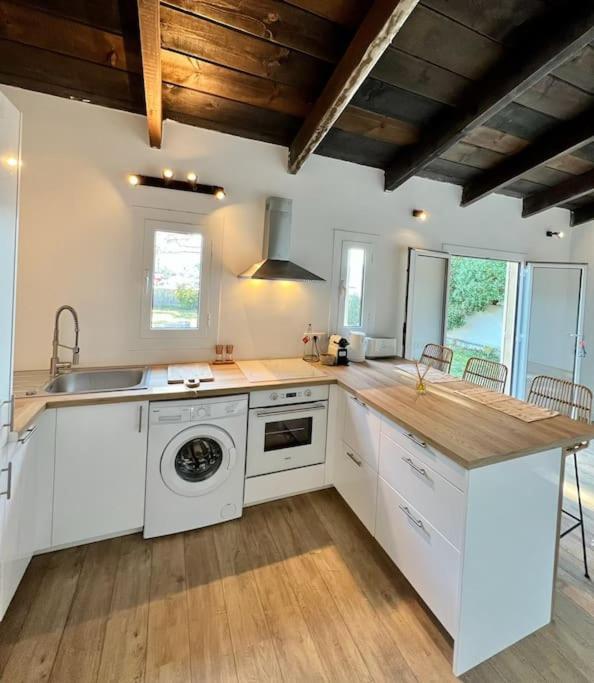 Maison Chaleureuse En Plein Coeur Du Centre Ville Saint-Florent  Eksteriør bilde